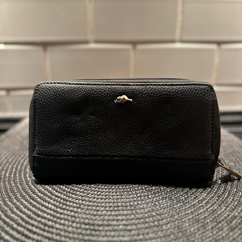 Black pebbled leather Roots wallet.
